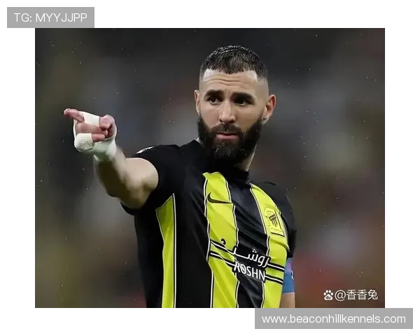 本泽马伪9号角色如何重塑现代中锋定义